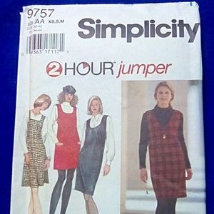 Simplicity 2Hr Jumper Size XS-S-M
